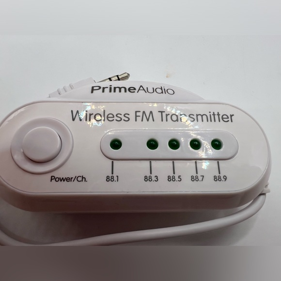 🥰4/$25 - Car audio FM transmitter - Picture 3 of 6